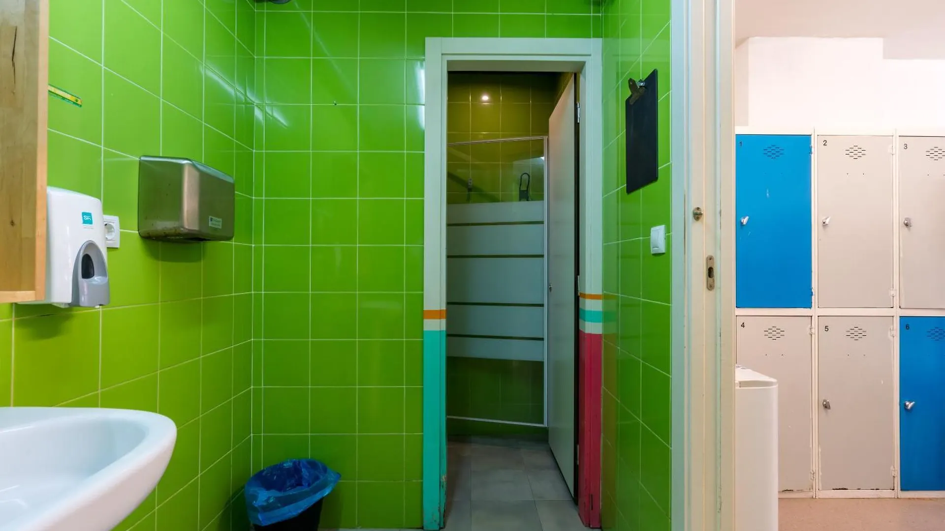 Ganbara Hostel - Self Check In Bilbao