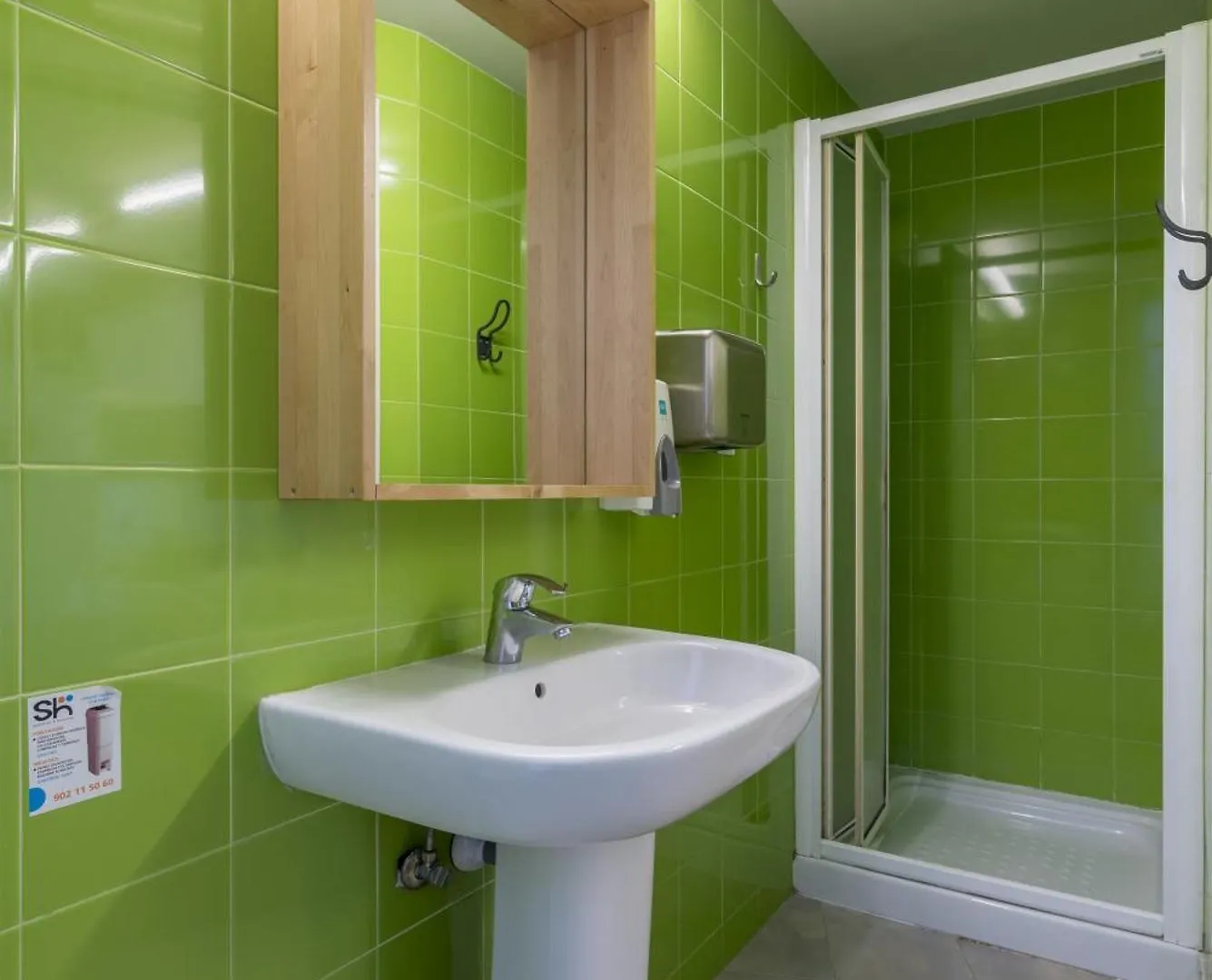 Ganbara Hostel - Self Check In Bilbao Spain